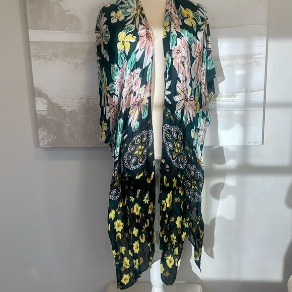 Island of Dreams Kimono - Picture 1 of 2